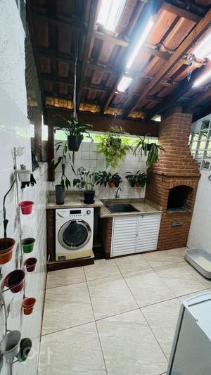 Image 6 - 853919
