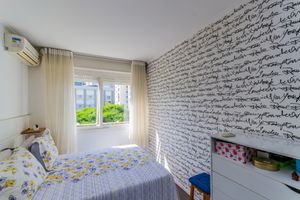 Image 11 - 853960