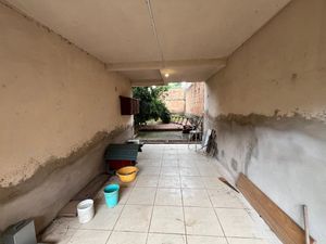 Image 12 - 853995