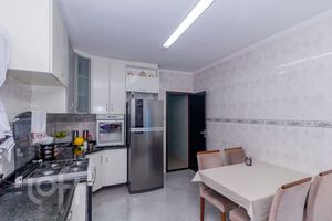 Image 38 - 854002