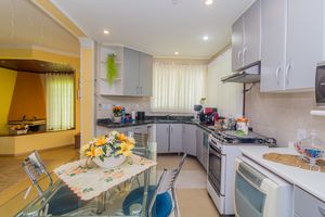 Image 34 - 854007
