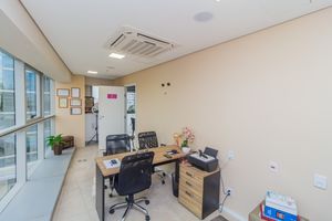 Image 7 - 854018