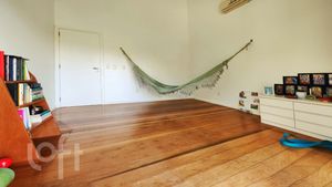 Image 21 - 854019