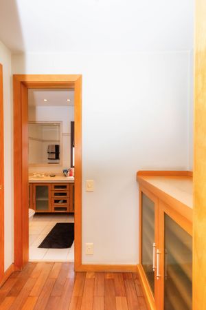 Image 35 - 854047