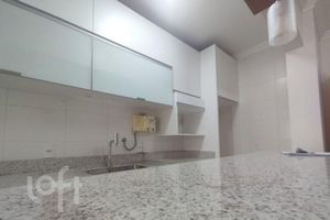 Image 4 - 854059