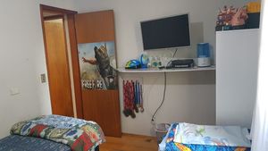 Image 6 - 854074
