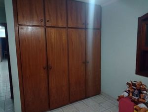 Image 6 - 854093