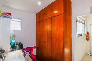Image 12 - 854131
