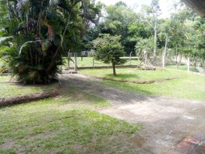Image 9 - 854157