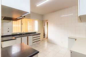 Image 31 - 854245