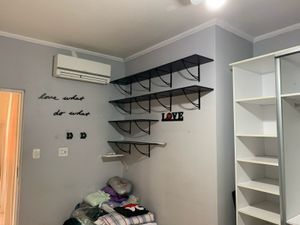 Image 18 - 854255