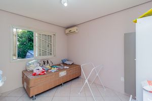Image 15 - 854275