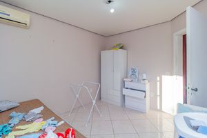 Image 17 - 854275