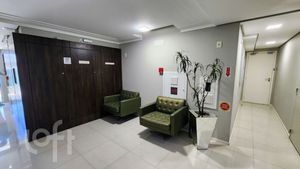 Image 12 - 854281
