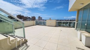 Image 4 - 854281