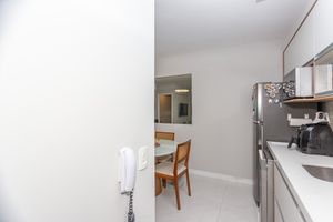 Image 30 - 854295