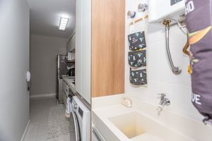 Image 33 - 854295