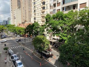 Image 12 - 854323