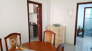 Image 8 - 854327