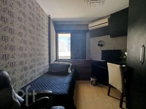 Image 9 - 854345