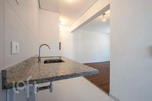 Image 5 - 854347