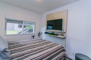 Image 18 - 854393
