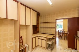 Image 10 - 854394