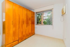 Image 9 - 854417