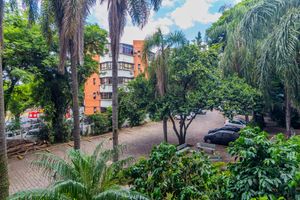 Image 12 - 854417