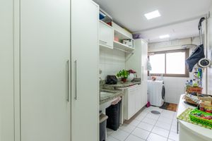 Image 12 - 854489