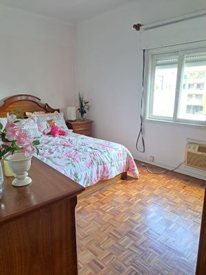 Image 7 - 854492