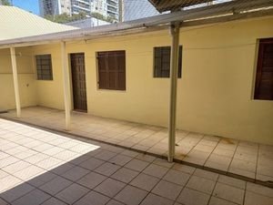 Image 6 - 854525