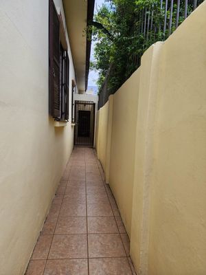 Image 17 - 854525