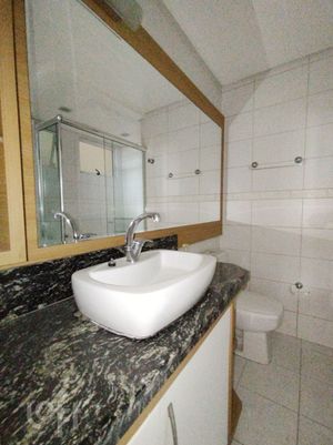 Image 8 - 854542