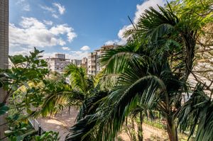 Image 4 - 854565