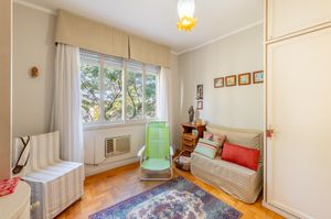 Image 19 - 854565