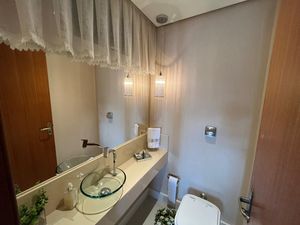 Image 11 - 854565