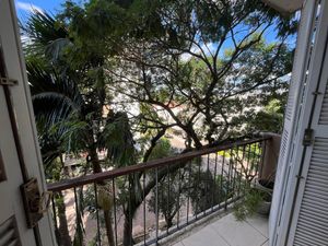 Image 2 - 854565
