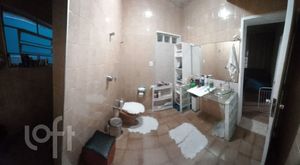Image 6 - 854600