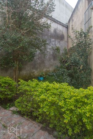 Image 8 - 854682