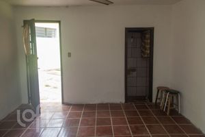 Image 23 - 854682