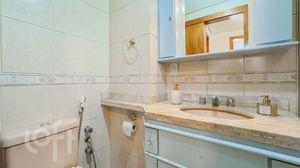 Image 20 - 854686