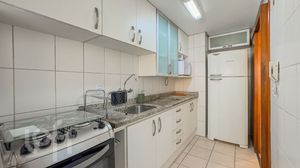 Image 28 - 854686