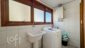 Image 30 - 854686