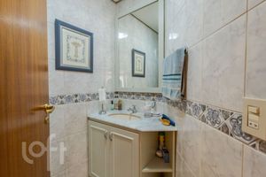 Image 8 - 854716