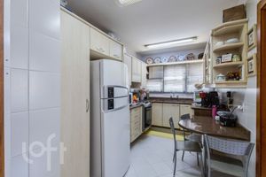 Image 6 - 854716
