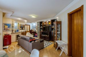 Image 19 - 854716