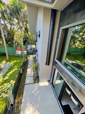 Image 31 - 854944