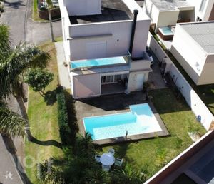 Image 6 - 854947