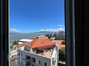 Image 11 - 854955